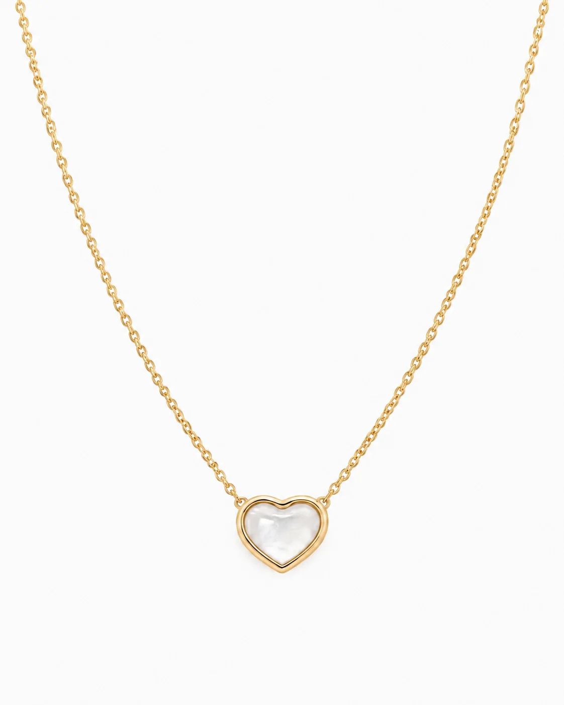 Collar corazón de concha blanca dorado