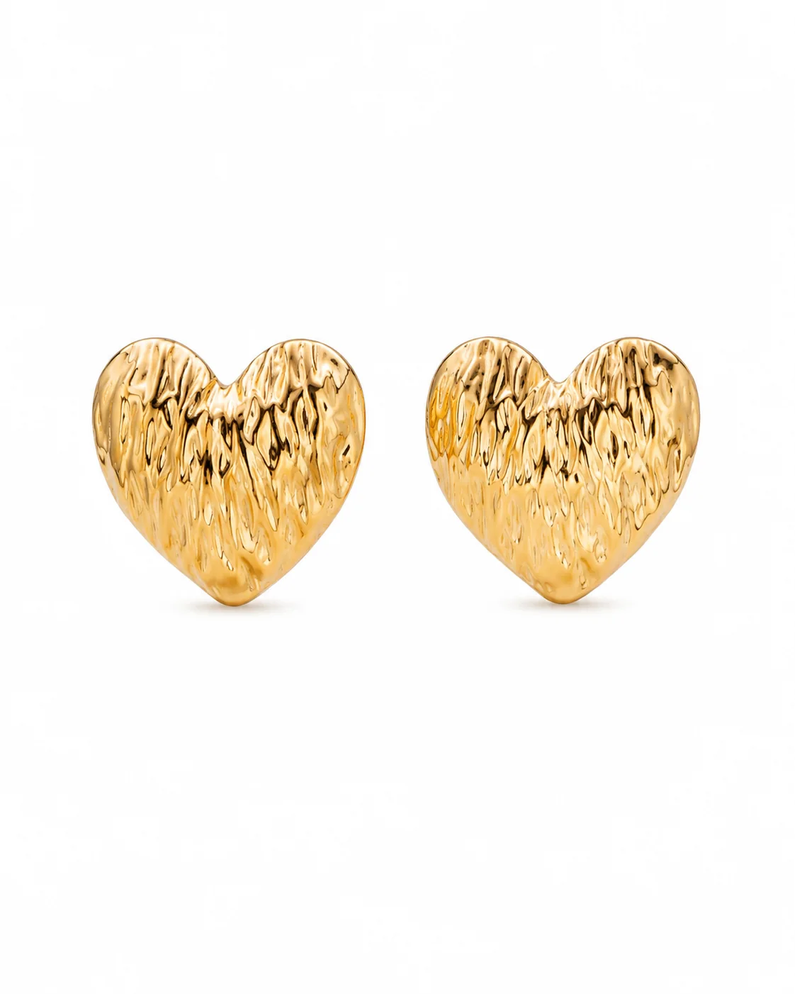 Aretes en forma de corazon dorados