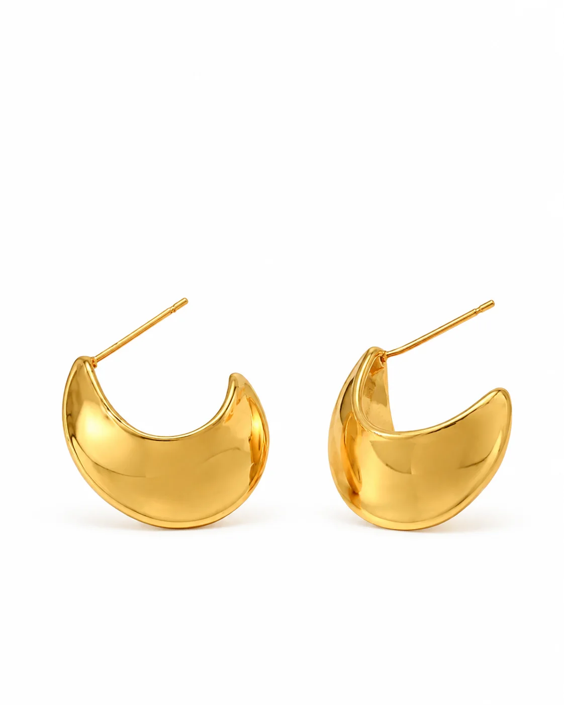 Aretes en forma de c dorados